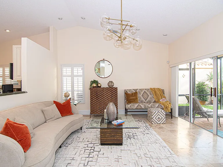 8410 Brussels Way — Photo 10