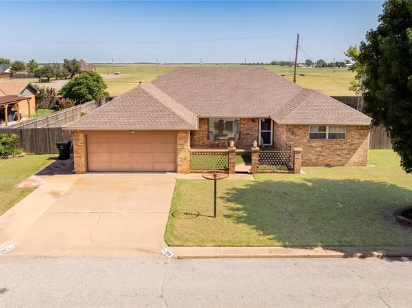 201 Rice Dr, Watonga, OK 73772