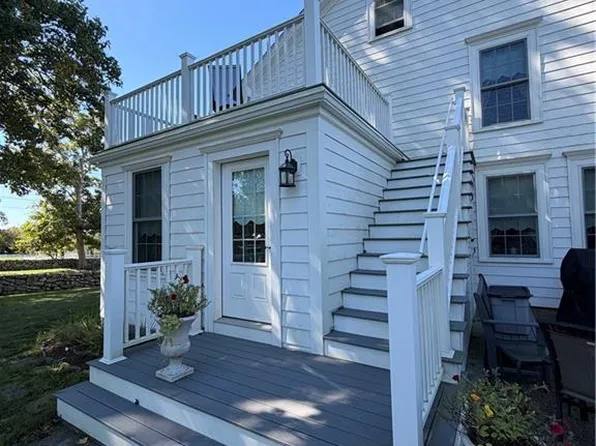 9 William Sisson Rd, Little Compton, RI 02837