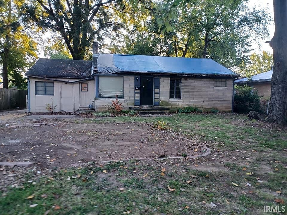 1st image of 1910 S Vann Ave