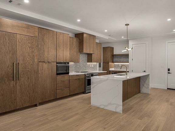2nd image of 321 31st Ave N #B7-2