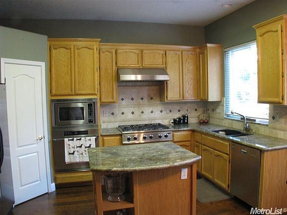 5th image of 1557 Ledbury St