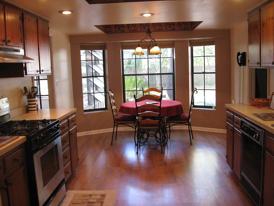kitchen and breakfast nook