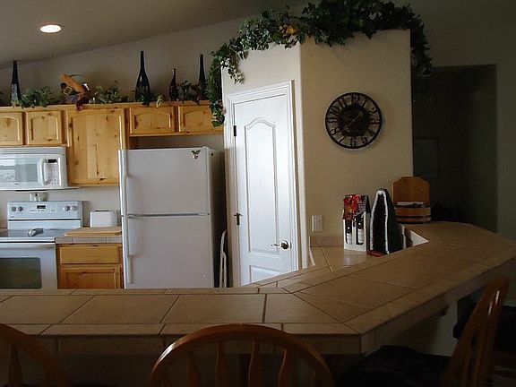 open kitchen w/pantry