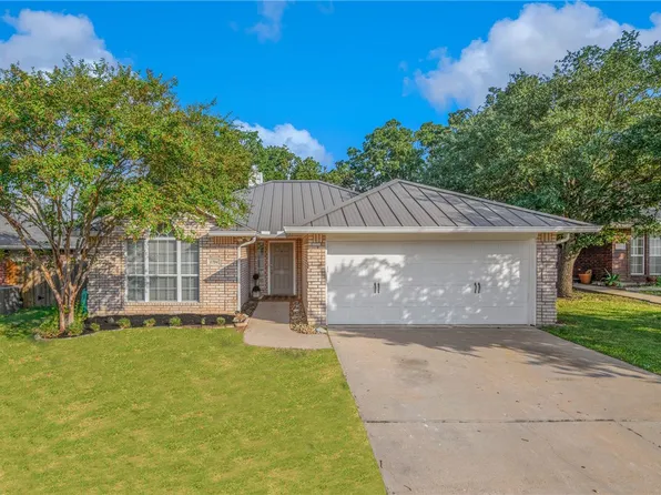 1704 Beaver Pond Ct, Bryan, TX 77807