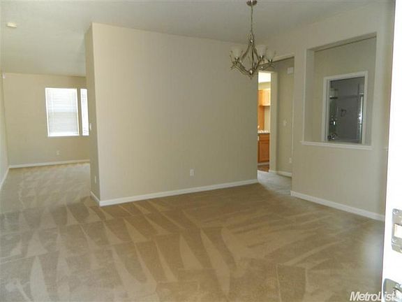4th image of 420 Morena Dr