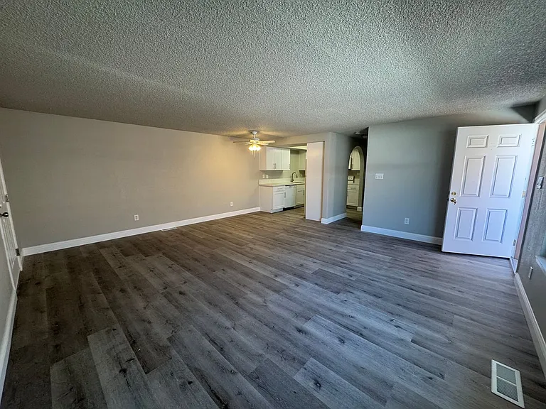 5224 Echo Ave — Photo 3