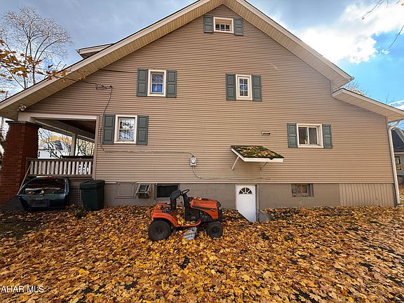 2nd image of 202 Coleridge Ave
