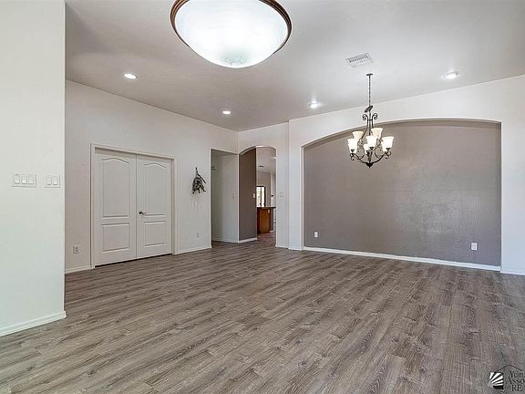 3rd image of 4793 W 31st Pl