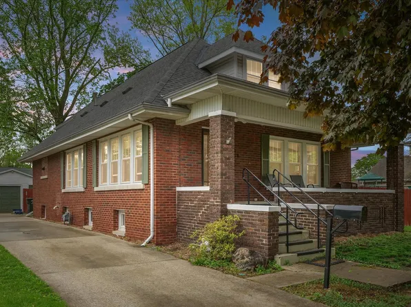 208 E Sale St, Tuscola, IL 61953