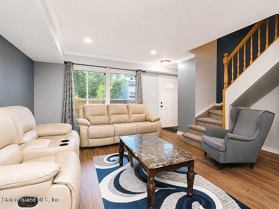 2nd image of 26 Alcott St