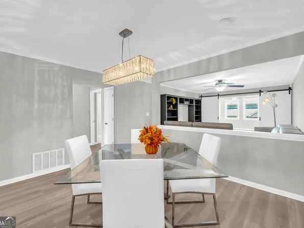 2505 W Broad St APT 122, Athens, GA 30606