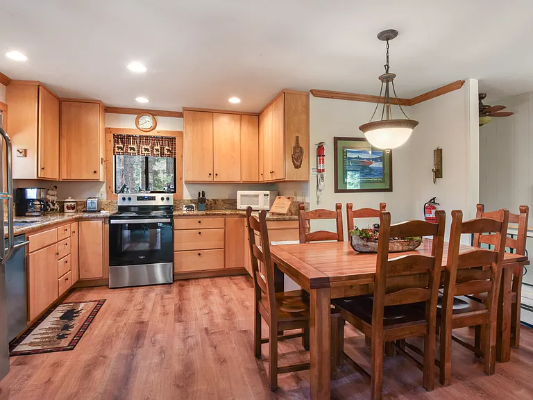 5634 Uplands Rd — Photo 12
