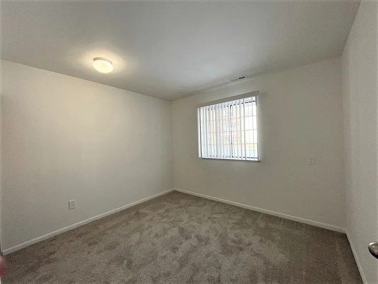 Charter Oaks Apartments — Photo 209