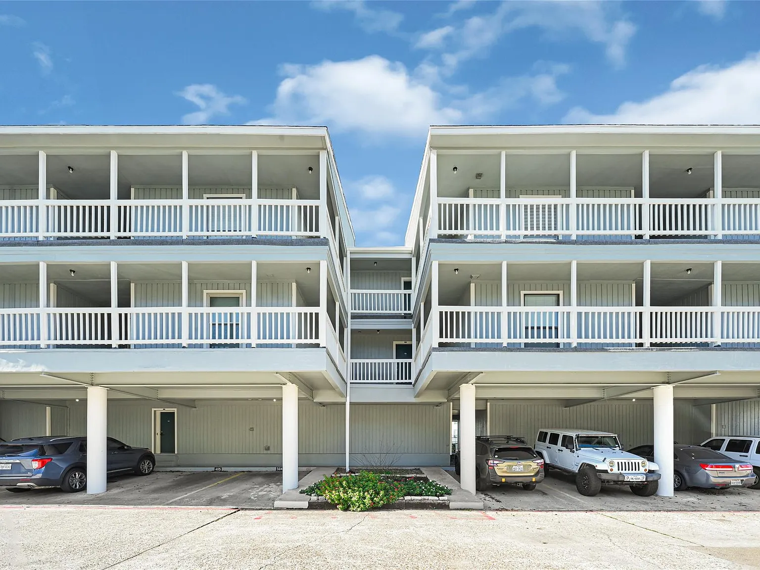 1 bed, 1.0 bath, 530 sqft, $1,325 — Photo 3