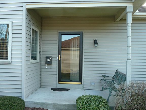 2nd image of 52598 Westgate Dr