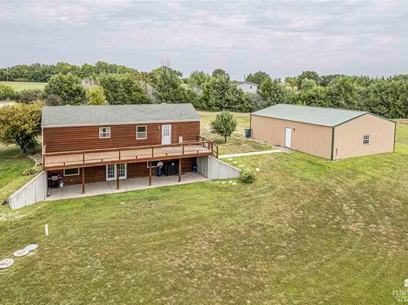 2294 8th Rd, Clay Center, KS 67432