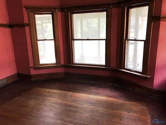 5th image of 2514 Parkwood Ave