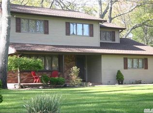 1 Hope Pl, Saint James, NY 11780