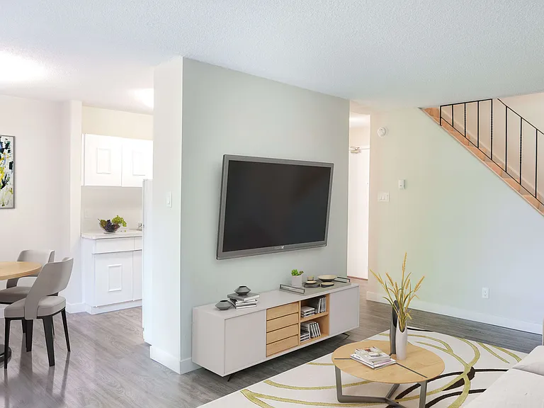 838 Cavalier Dr — Photo 5