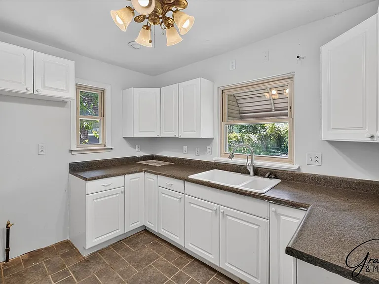 5911 Somerset Ave — Photo 11