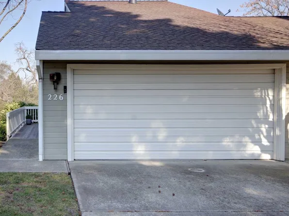 226 Live Oak Cir, Roseville, CA 95678