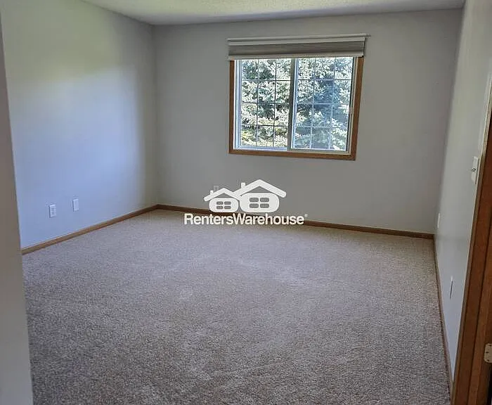 1945 Mockingbird Ave — Photo 17