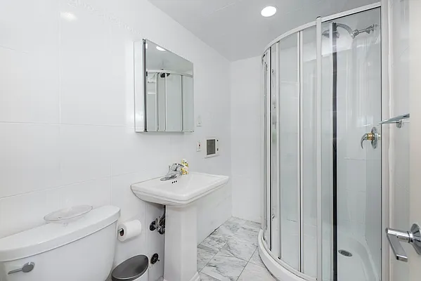 Rented by Bold New York | media 33