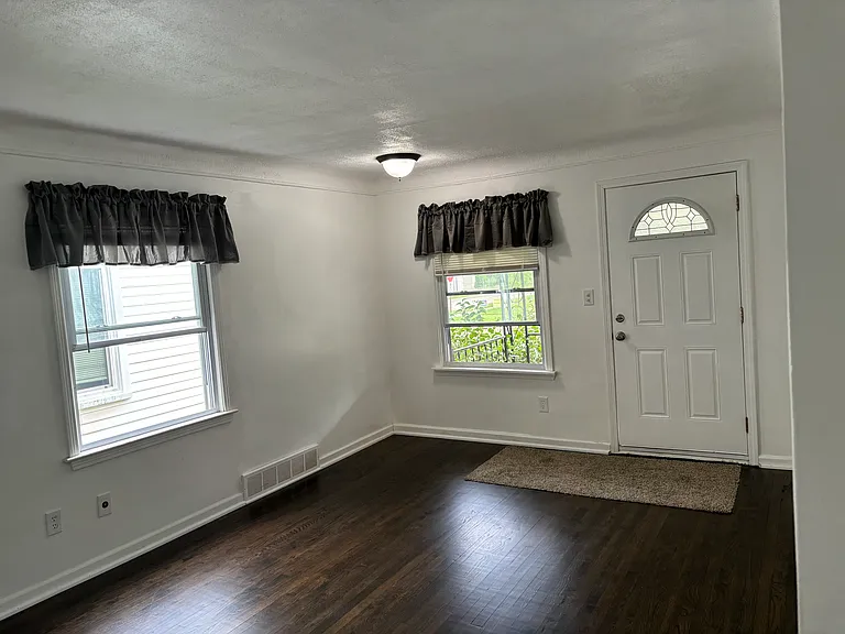 1410 E Madge Ave — Photo 8