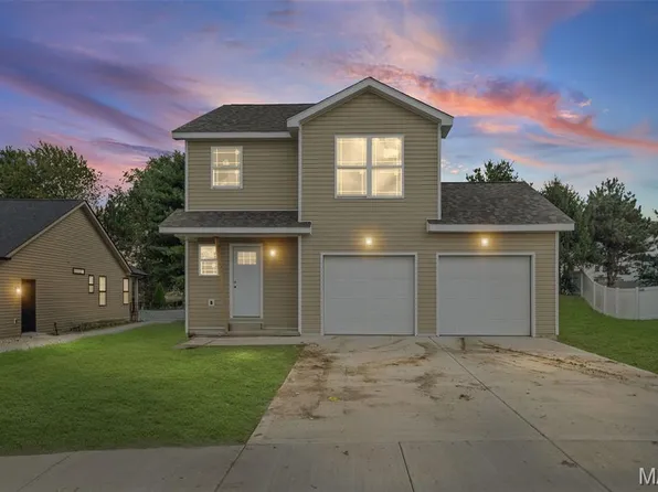 1514 Orchard Lakes Cir, Belleville, IL 62220