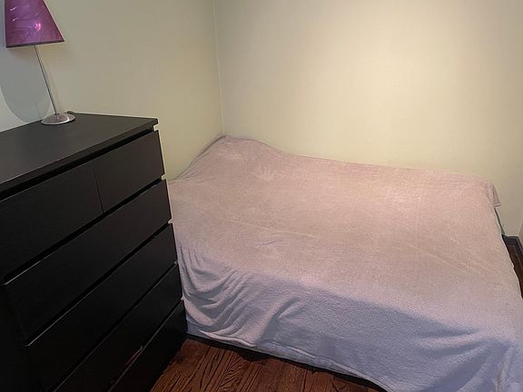 3rd image of 1509 N Rockwell St APT 2