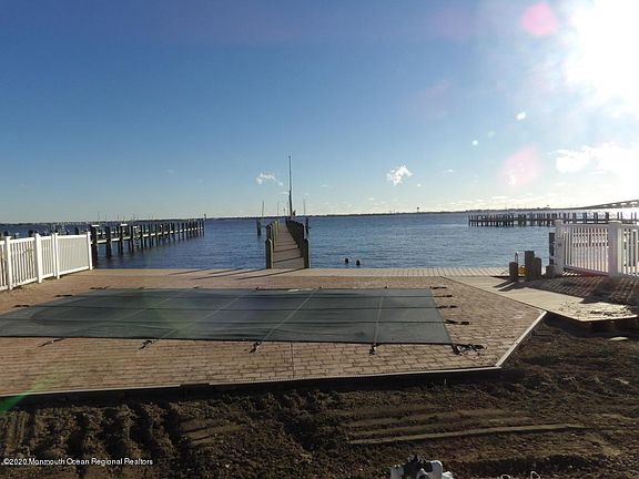 3rd image of 559 Long Point Dr