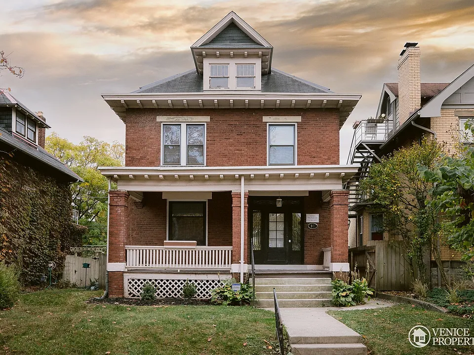 91 E Oakland Ave