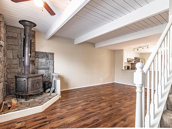 3rd image of 414 Normandie Ln