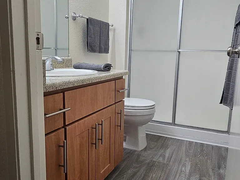 Foxworth Apartments — Photo 61