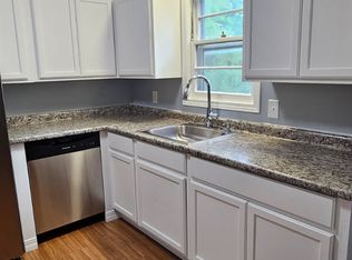 2267 N Taylor Rd, Cleveland Heights, OH 44112