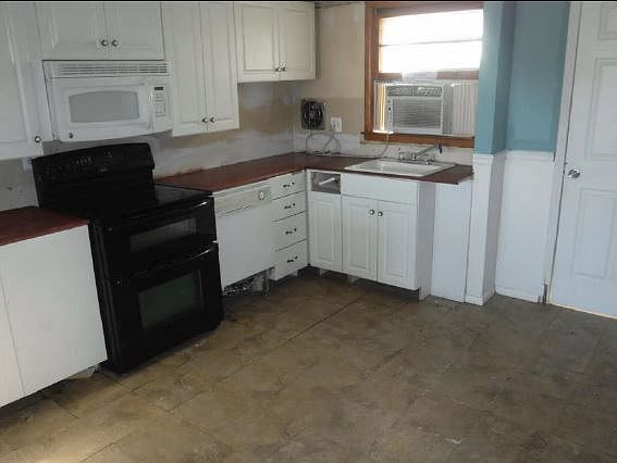 2nd image of 1063 Laurel Blvd