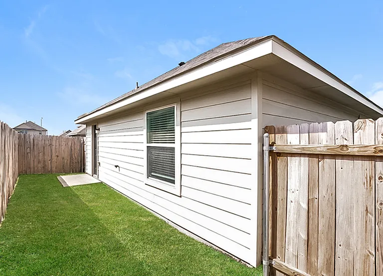 19019 Moynihan Dr — Photo 5