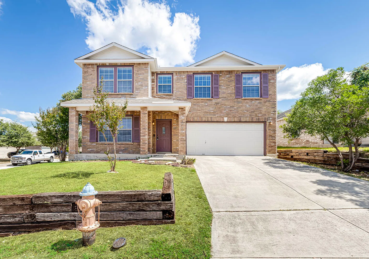 3 bed, 2.5 bath, 2516 sqft, $2,095 — Photo 1