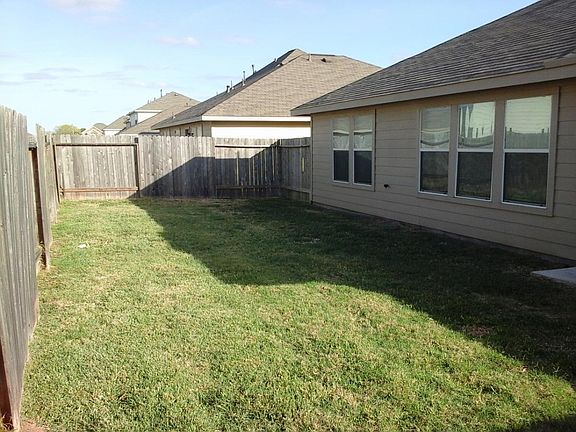 3rd image of 2610 Camarilla Ln