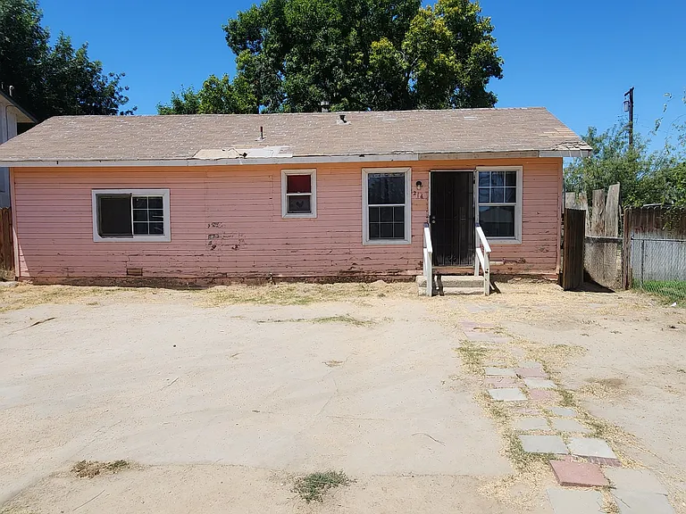 1214 Smith St — Photo 1