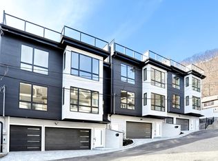 1456 River Rd #A, Edgewater, NJ 07020