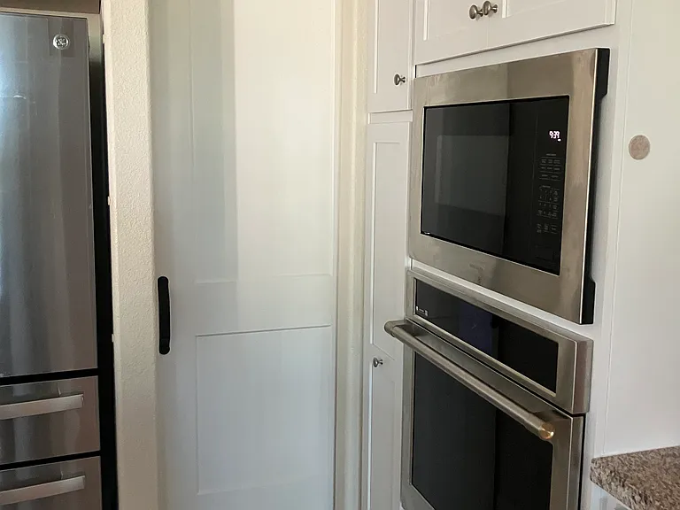 Microwave and electric oven, wifi connection is available.