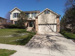 1934 Cara Dr, Crest Hill, IL 60403