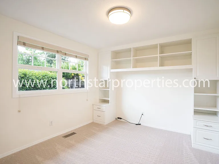 3540 SW Falcon St — Photo 18