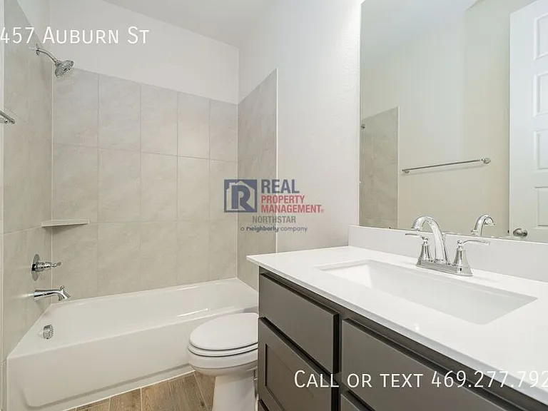 2457 Auburn St — Photo 26