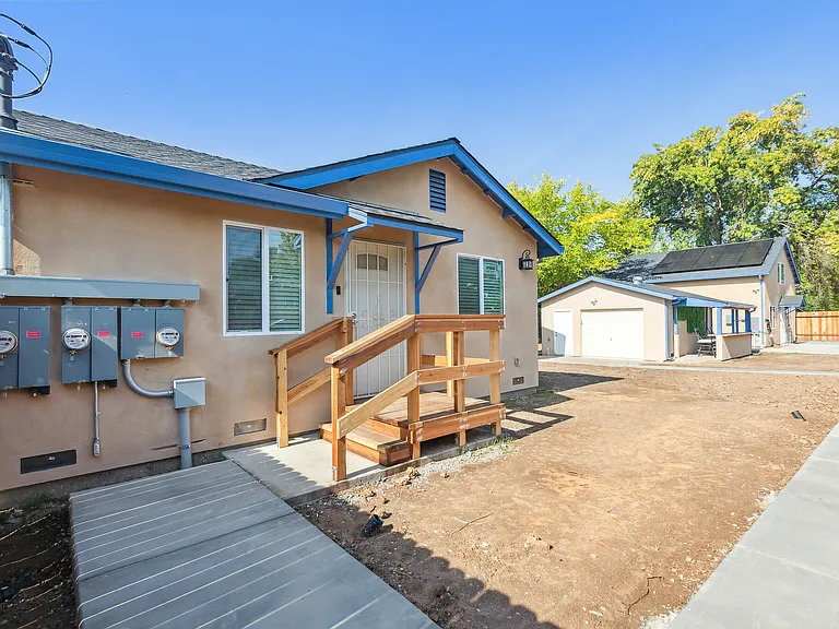 307 Livoti Ave — Photo 26