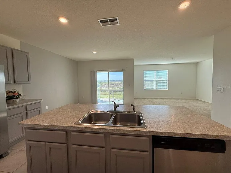 313 Sofia Ln — Photo 4