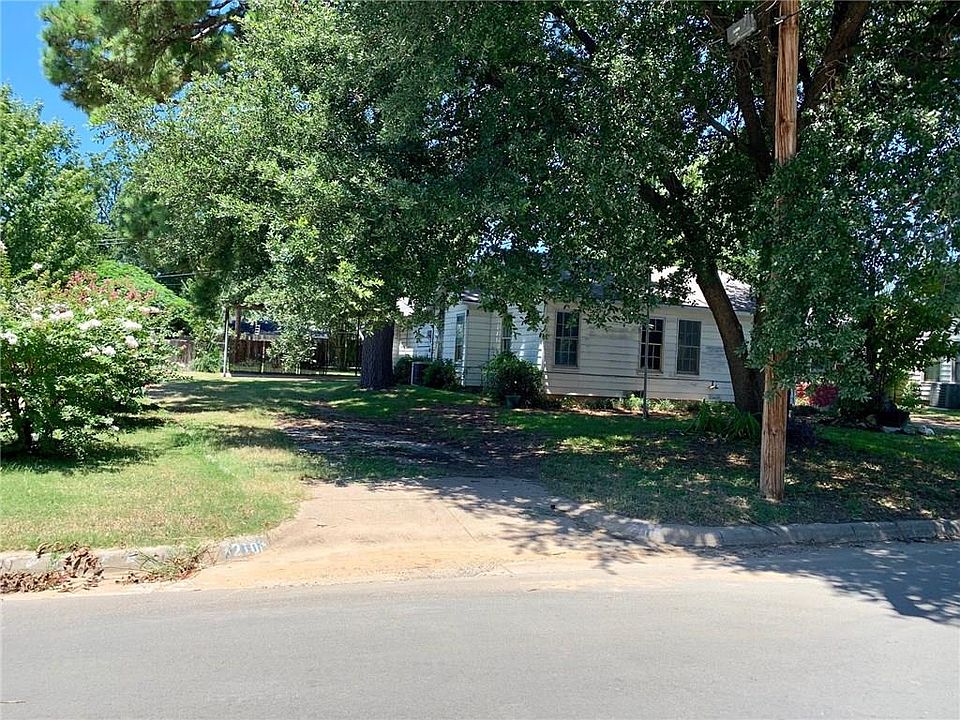 2nd image of 2101 Brittain St