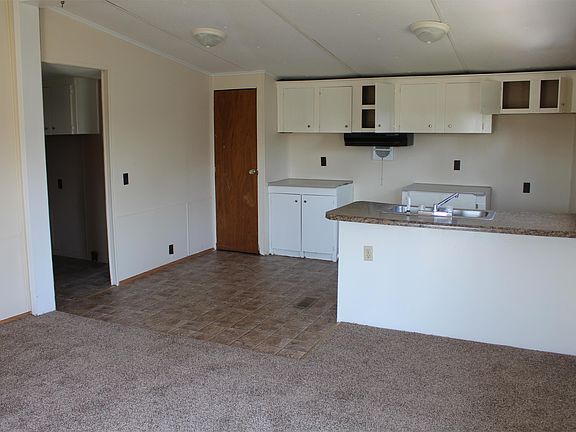 3rd image of 601 Heartwood Ln